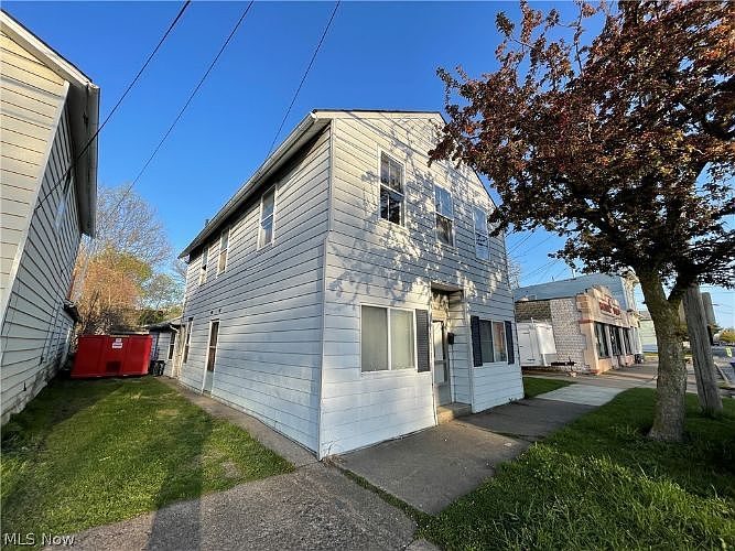 2nd image of 809 Hancock St