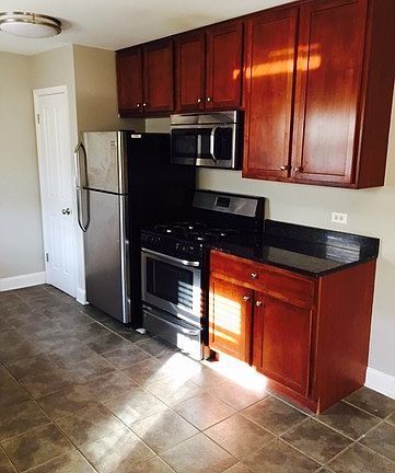 4th image of 1711 W Estes Ave APT 3N