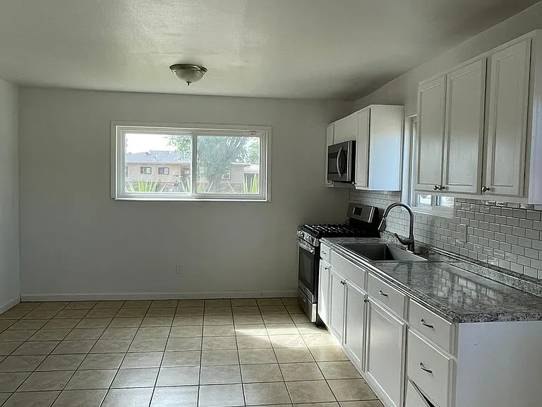 404 Lime Ave — Photo 7