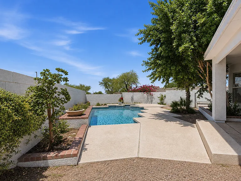 10860 N 118th Way — Photo 35