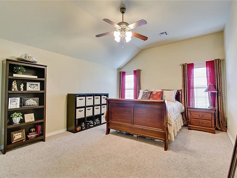 9012 Crooked Creek Ln — Photo 20