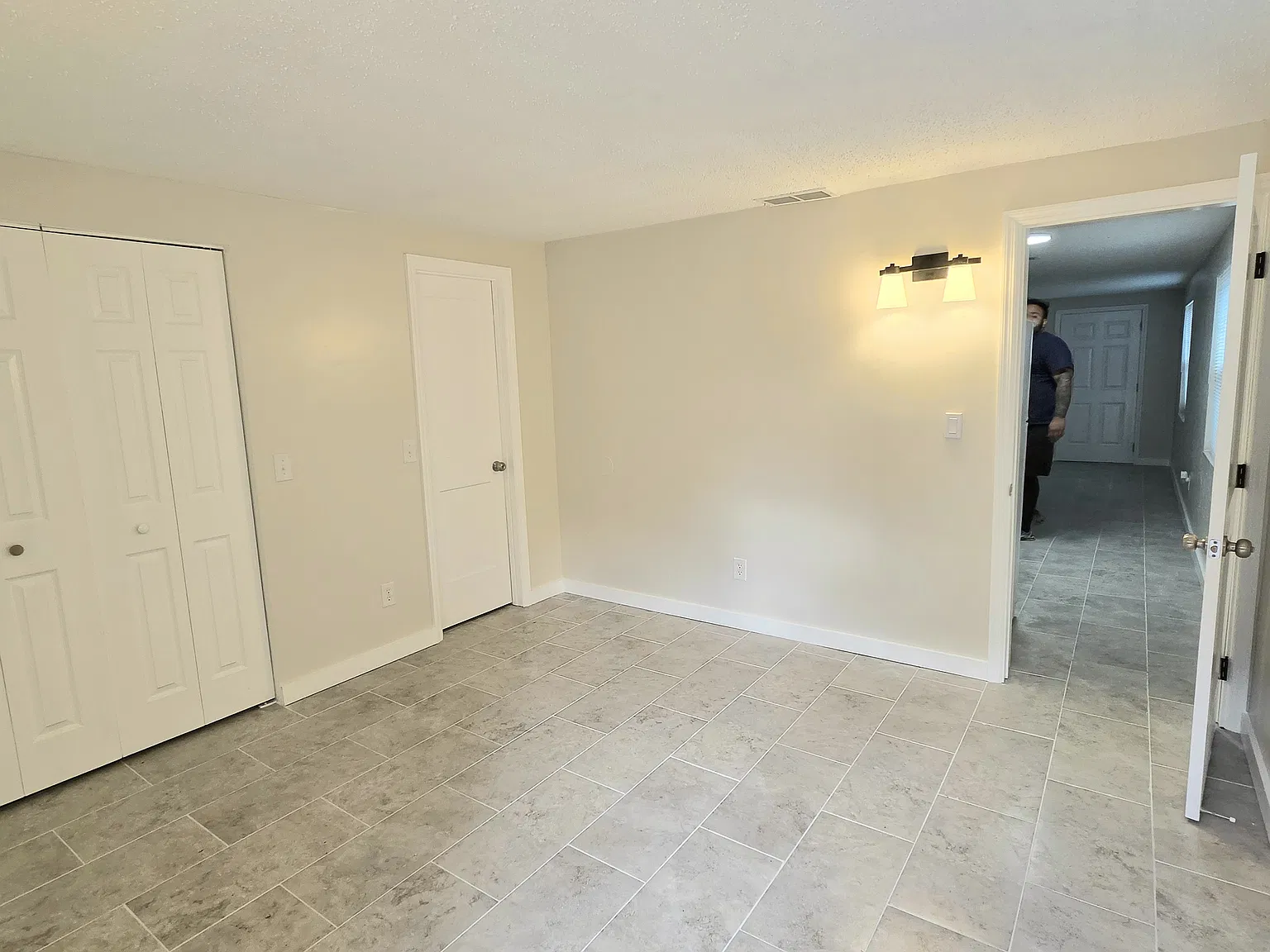 3 bed, $2,000 — Photo 3