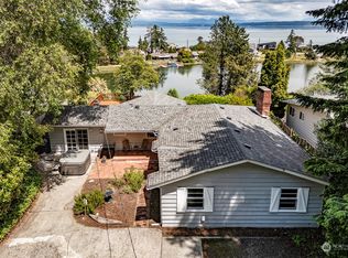 1355 Country Club Dr, Camano Island, WA