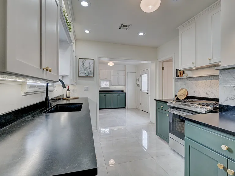 2516 Cummings Dr — Photo 6