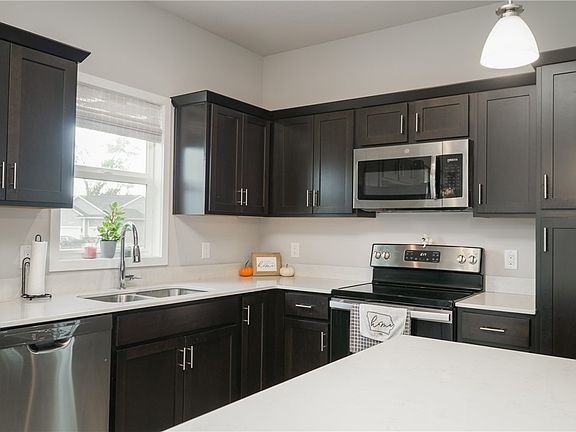 3rd image of 723 1st St NW