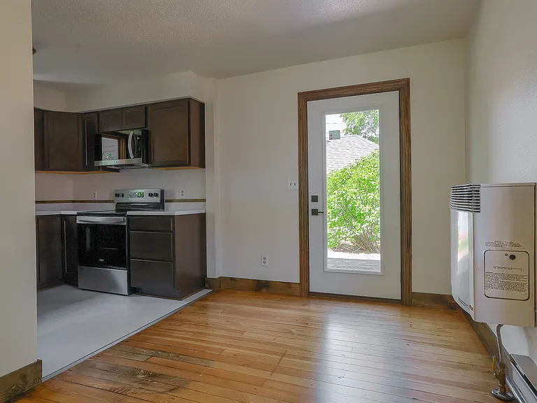 937 Ames Ave #B — Photo 10