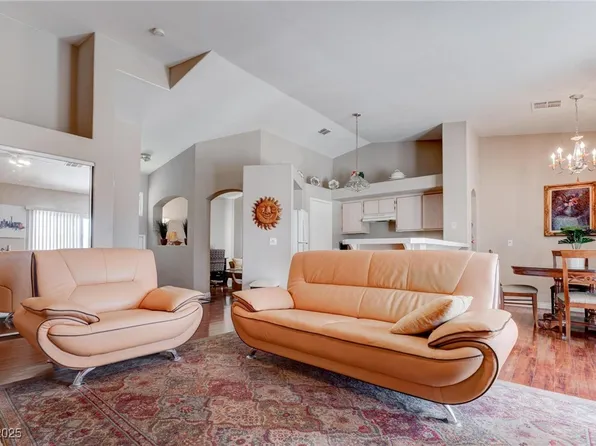 5000 Red Rock St APT 237, Spring Valley, NV 89118