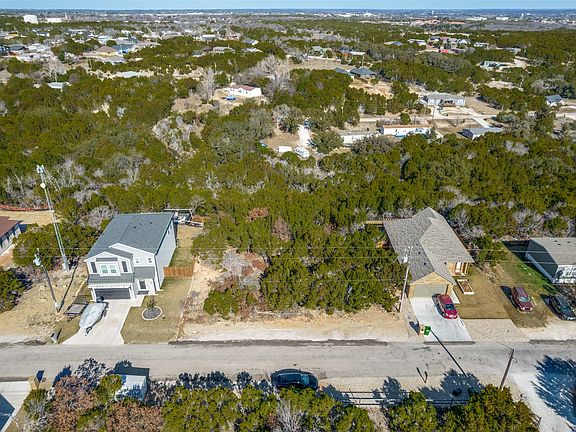 2nd image of 1406 Ridgeview Cir