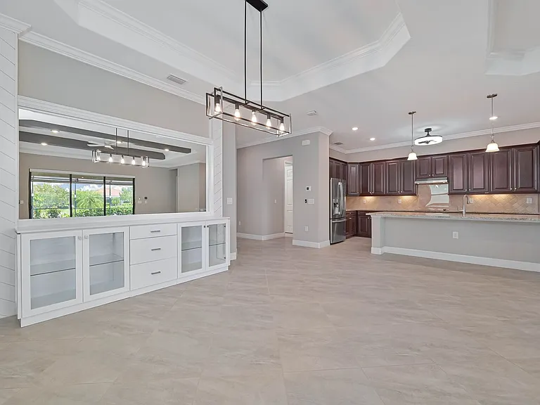 28076 Foxrock Ct — Photo 16