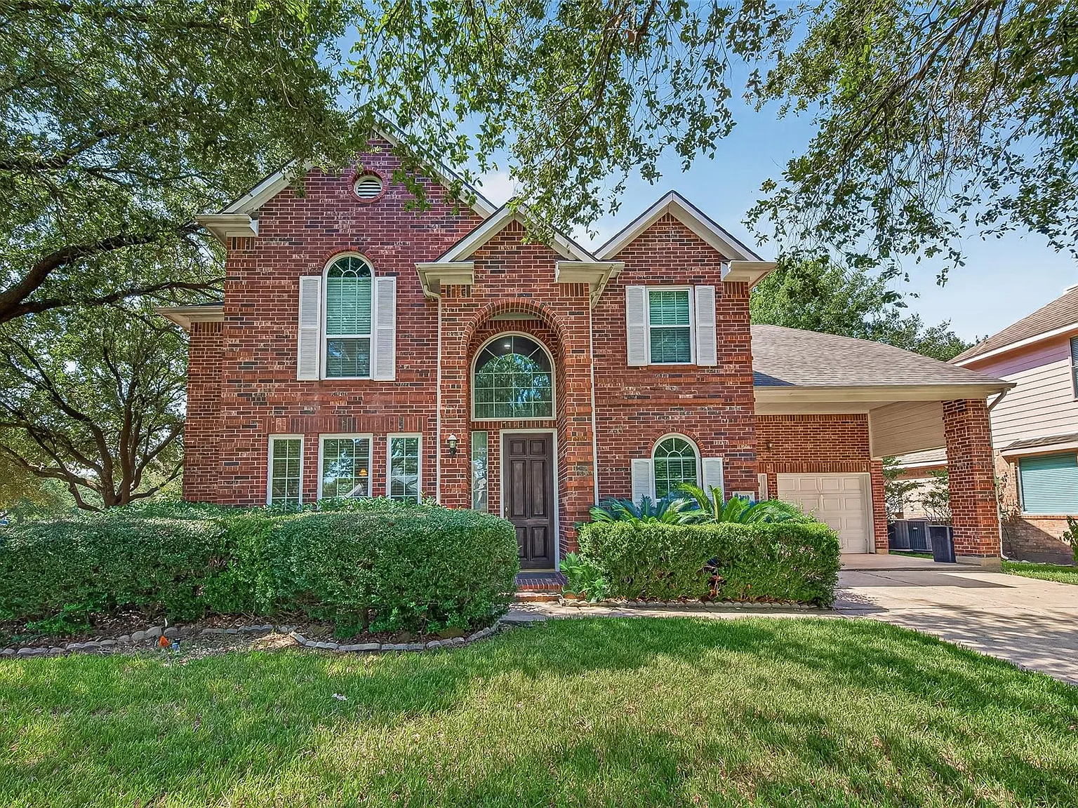 4 bed, 2.5 bath, 2890 sqft, $2,695 — Photo 2