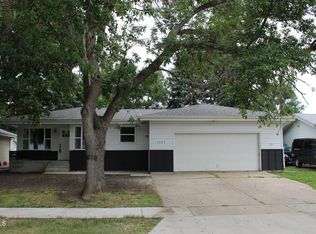 1425 S 3rd St, Bismarck, ND 58504