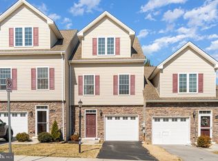 863 Blossom Dr, Hanover, PA 17331
