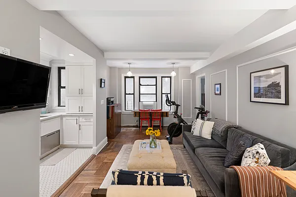 Sold by Compass | media 1