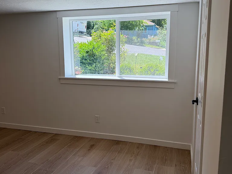 670 Healy St — Photo 11