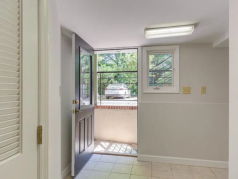 Ground Floor 2nd Entrance