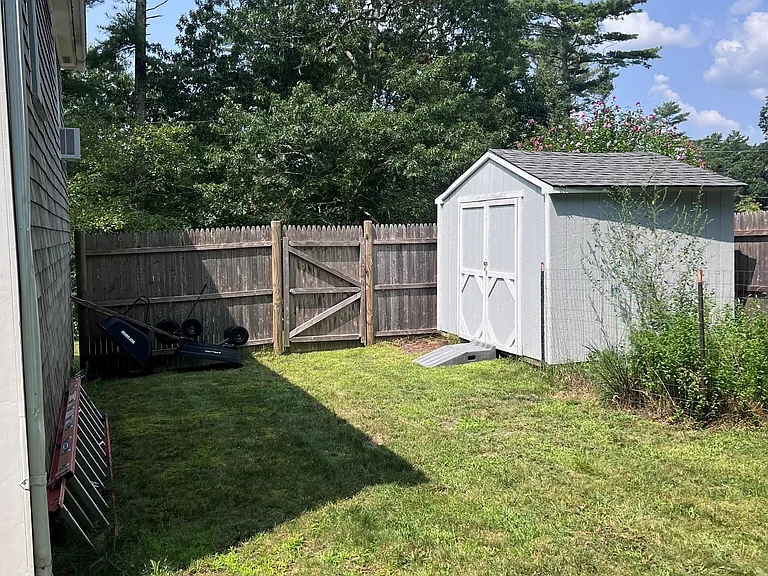 55 Walnut St — Photo 17