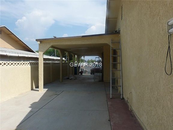 3rd image of 3667 Indios Ave