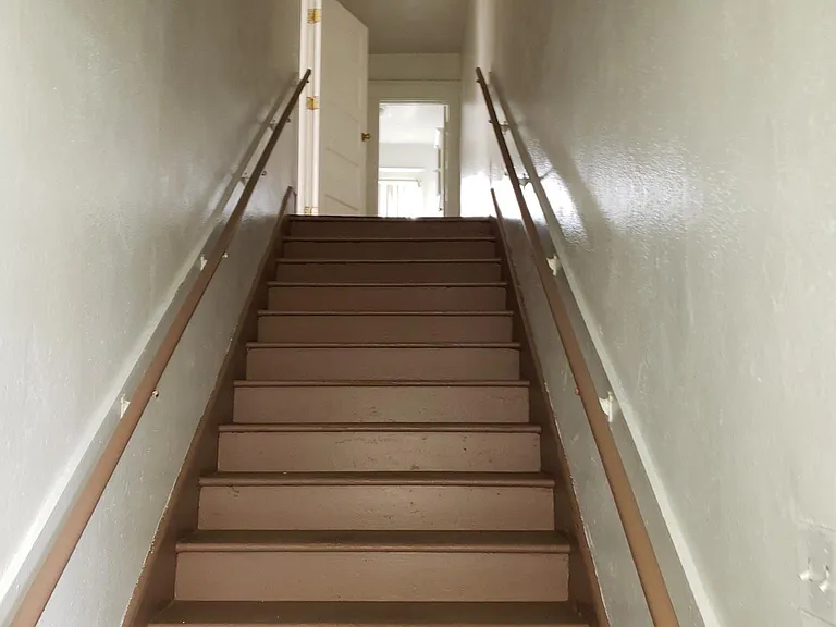 5422 1/2 Compton Ave #UPSTAIRS — Photo 1