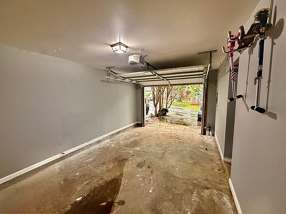 5th image of 1008 Mansfield Ct