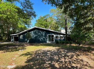 118 SW 4th St, Oak Island, NC 28465