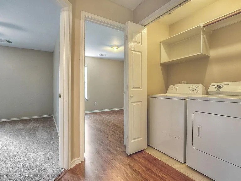 7 Newberry Trail Ct — Photo 30