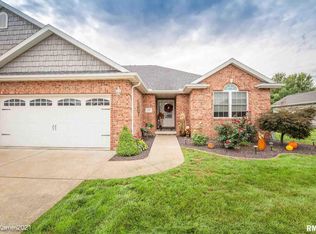 1600 Remington Rd, Pekin, IL 61554