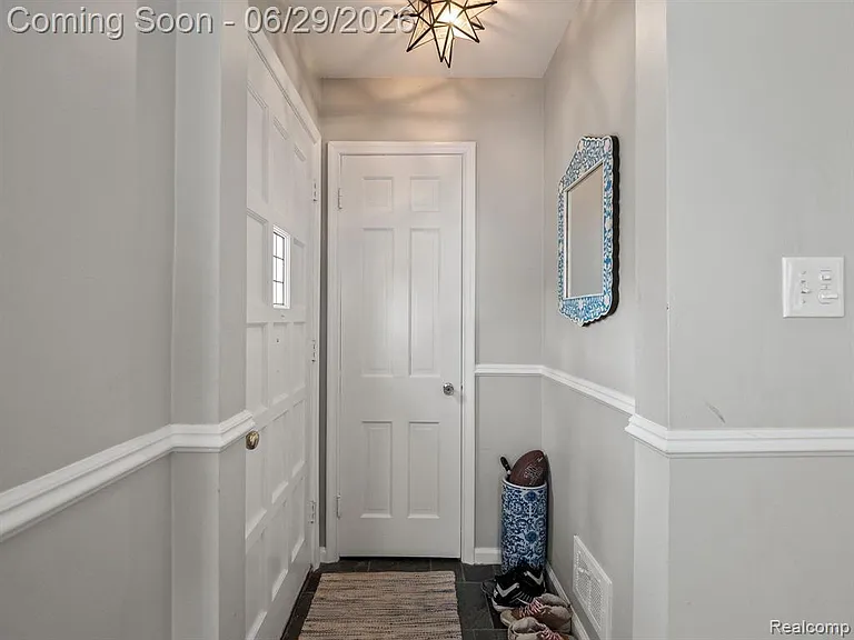 1646 S Bates St — Photo 17