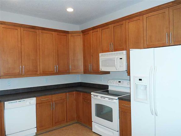 3rd image of 2735 W Brookfield Way