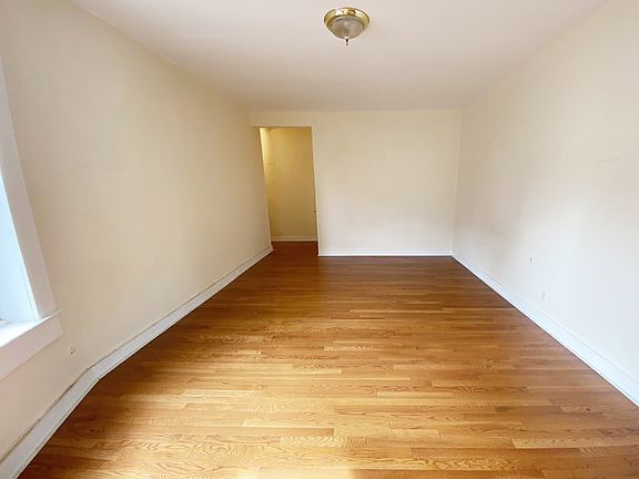 4th image of 24-03 41st Ave #9B