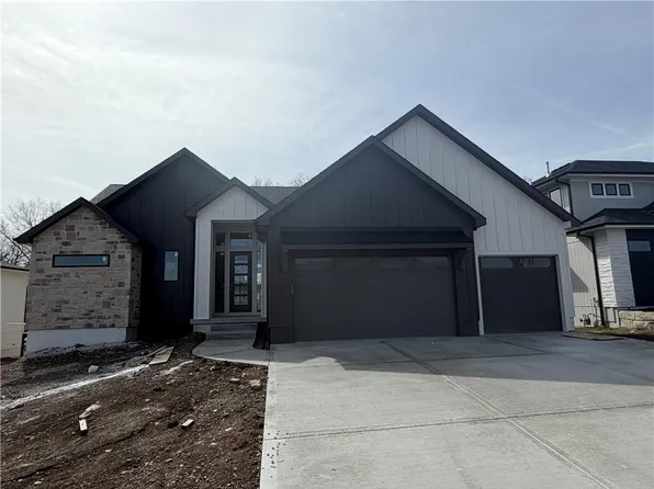 15301 W 162nd St, Olathe, KS 66062