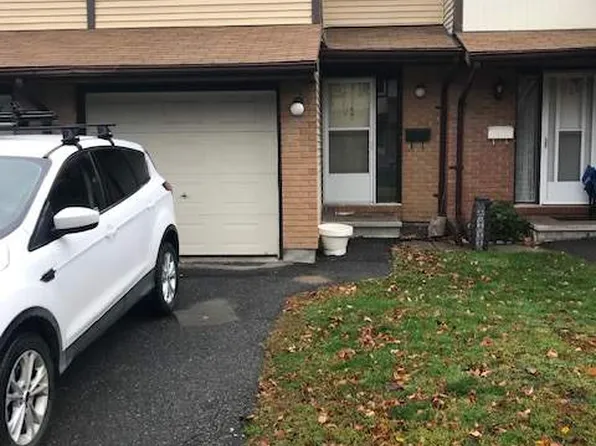 71 Baneberry Cres, Ottawa, ON K2L 2Y3