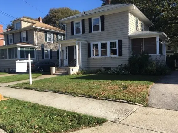69 Modena Ave, Providence, RI 02908