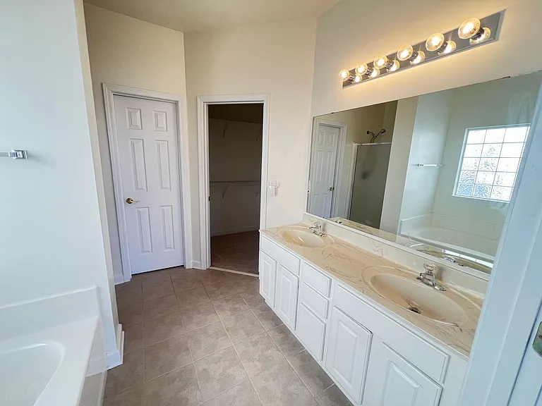 351 Vermillion Dr — Photo 19
