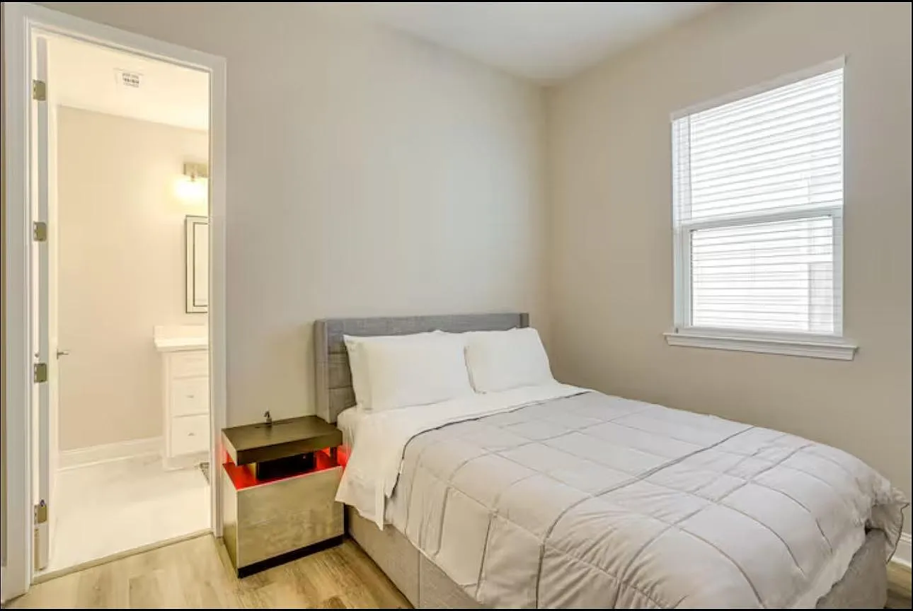 3 bed, 3.0 bath, 2710 sqft, $1,183 — Photo 1