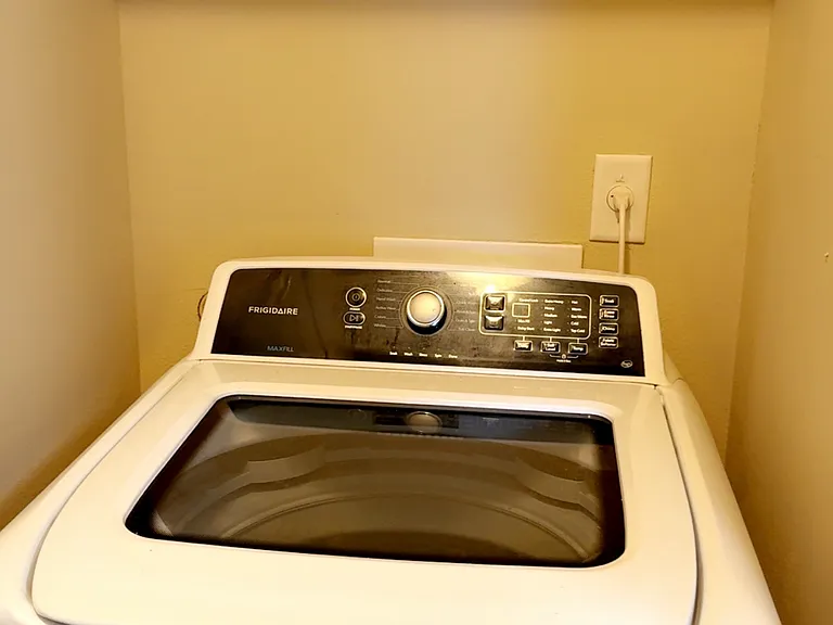 1209 Vanguard Ln #B — Photo 11