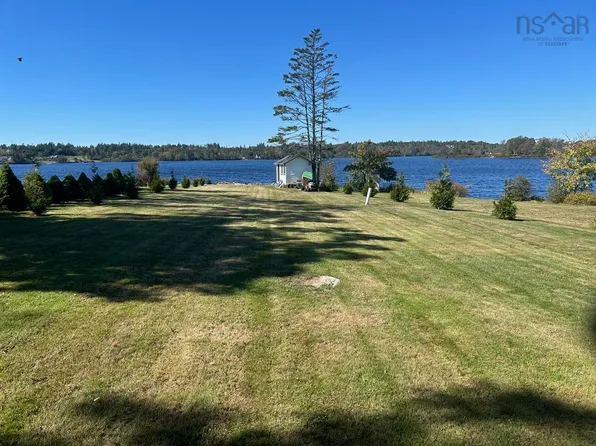 727 Highway 1, Hebron, NS B5A 5Z5