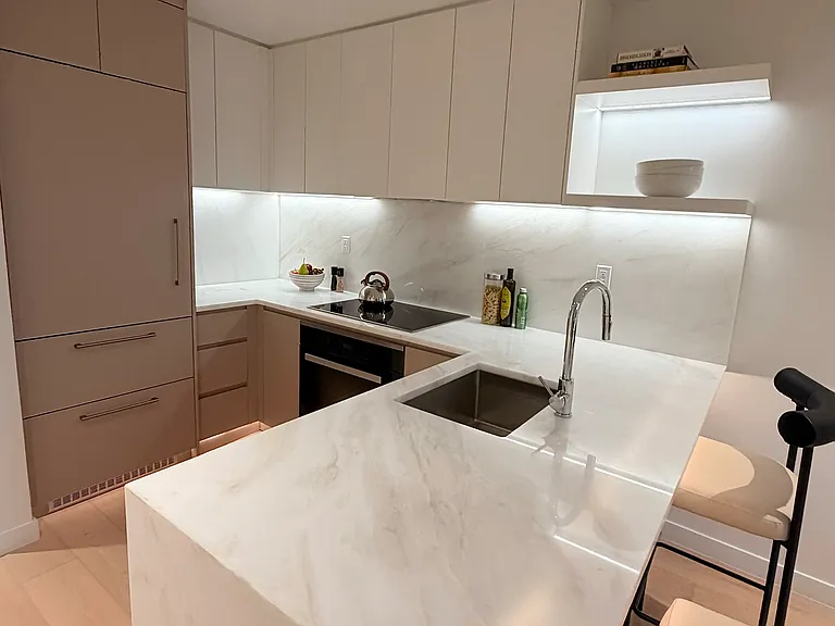 355 W 39th St #5B — Photo 6