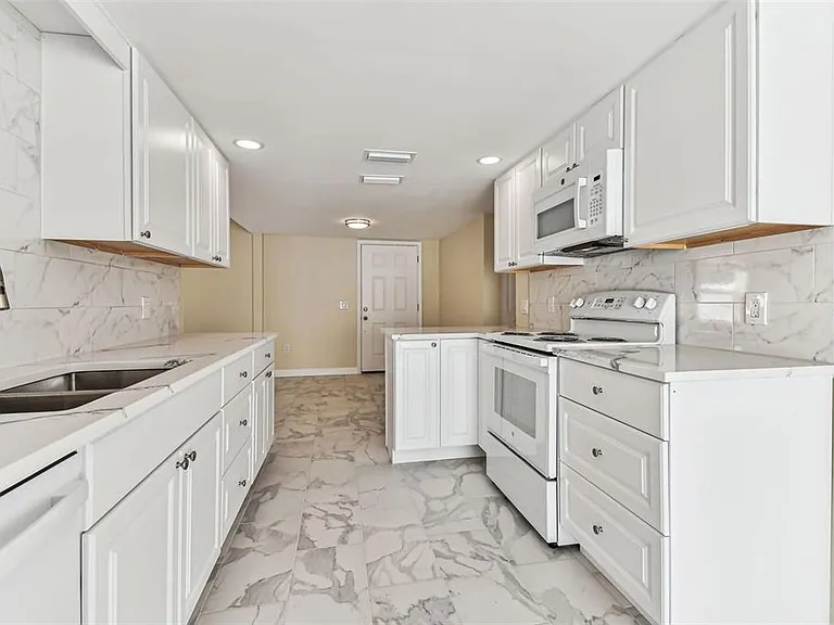223 148th Ave E — Photo 31