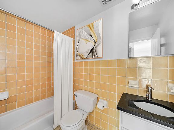 4th image of 669 Meeker Ave APT 2C