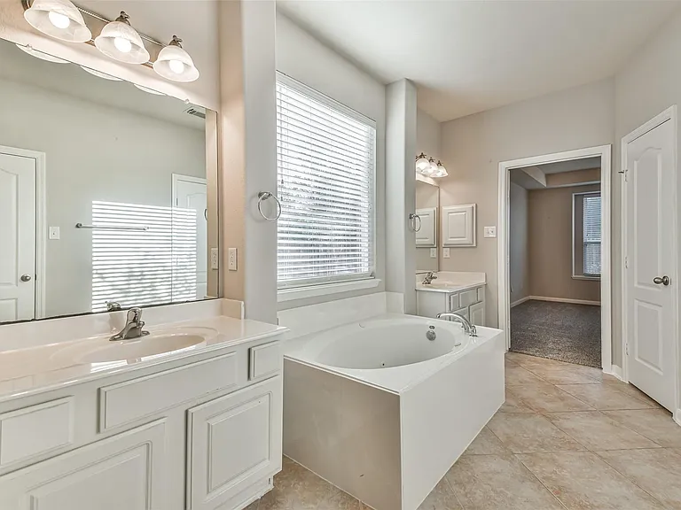 9506 Gramond Hall Ct — Photo 29