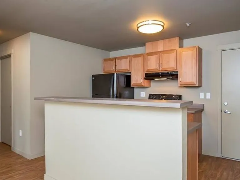 Monroe Street Apartments — Photo 5