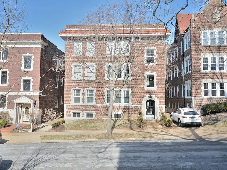 6321 Southwood Ave #4 — Photo 1