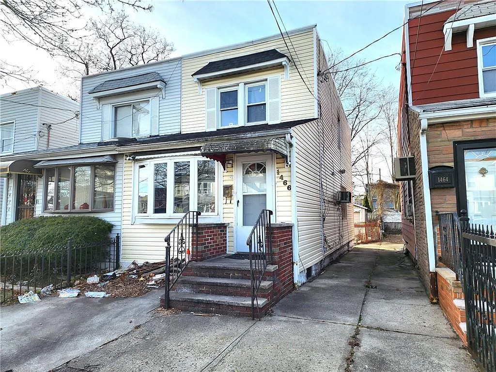 1466 E 56th St photo 1