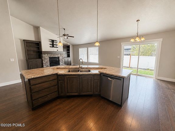 3rd image of 542 E Old Mill Dr