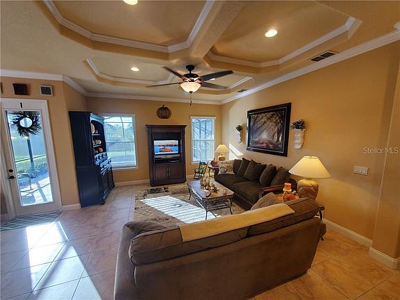 5th image of 1086 Stoney Creek Dr