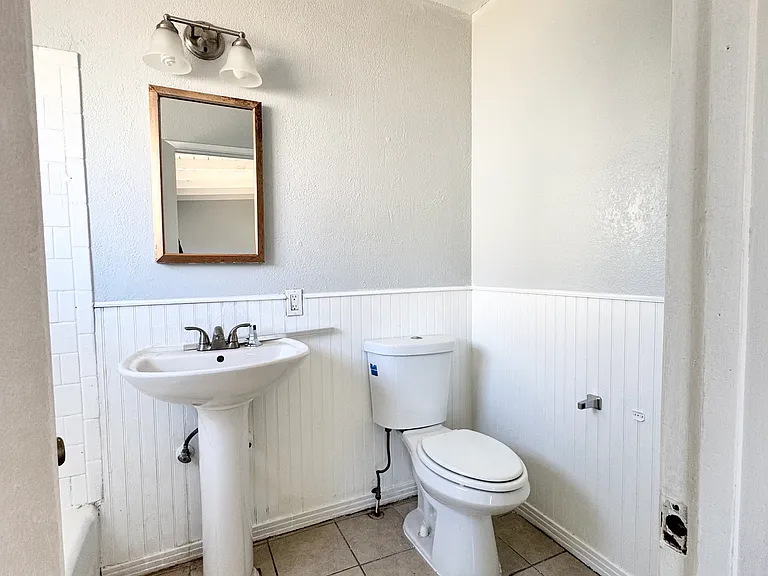 1621 W 228th St #B — Photo 10