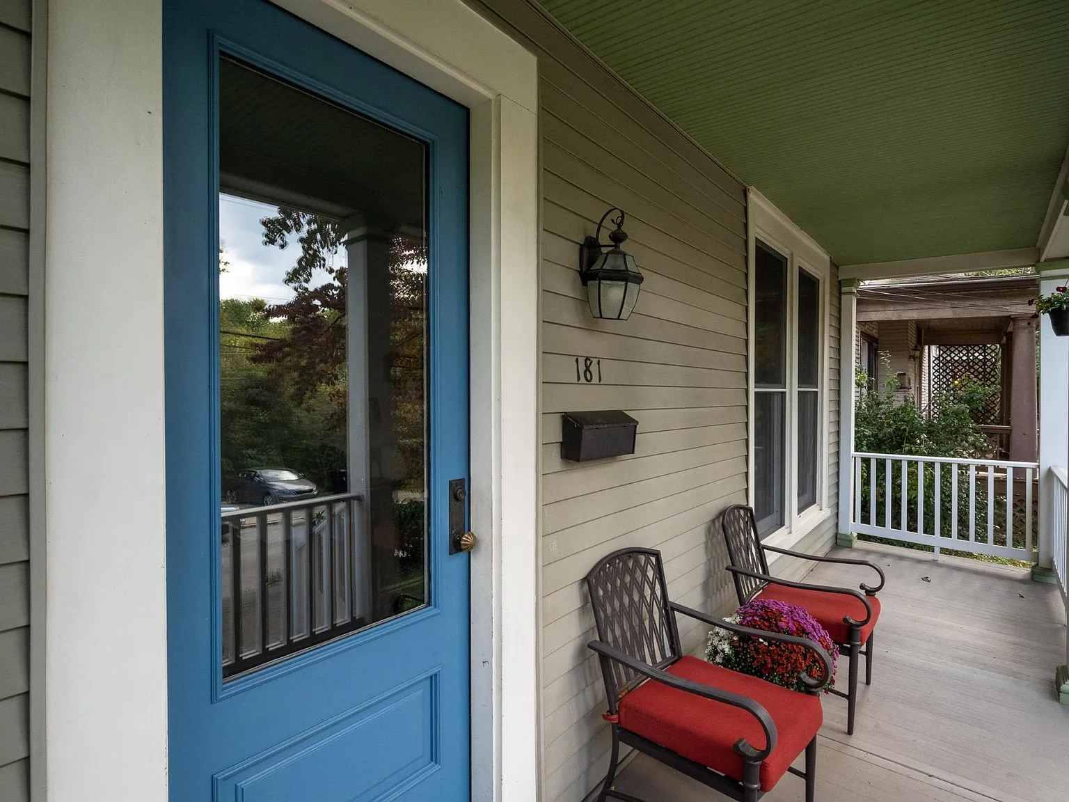 3 bed, 2342 sqft, $2,685 — Photo 3