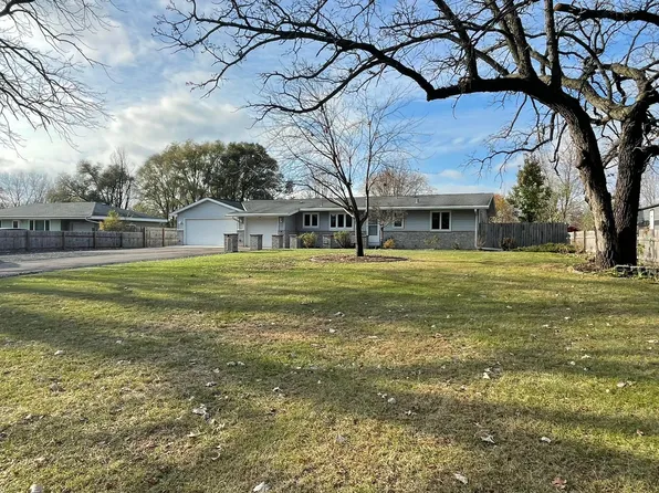 13828 Crosstown Dr NW, Andover, MN 55304