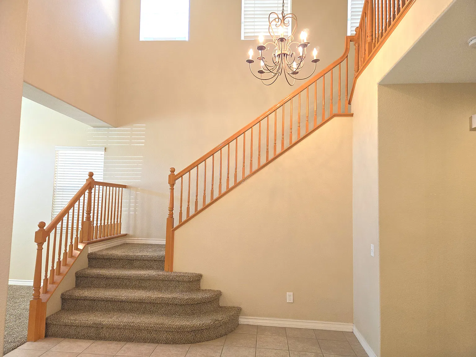 5 bed, 3613 sqft, $3,750 — Photo 4