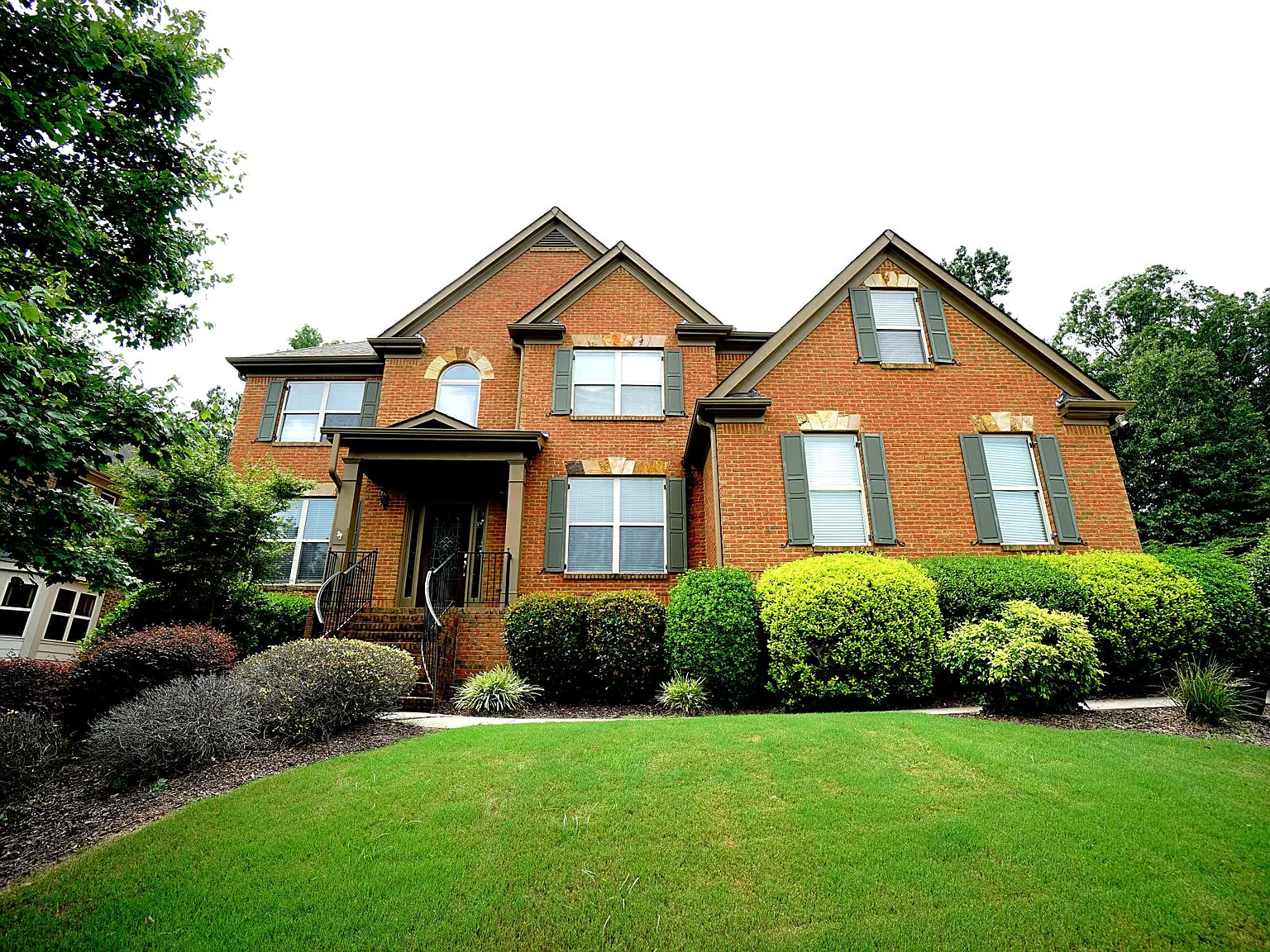 5 bed, 4461 sqft, $3,500 — Photo 1